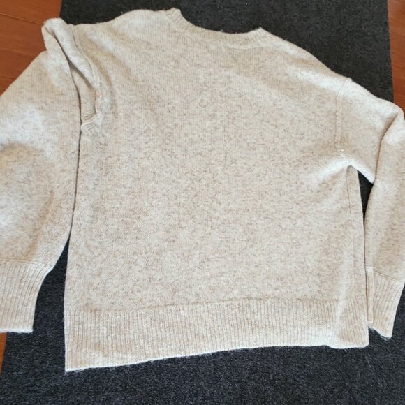 NWT - J Crew Oatmeal color sweater Size Label M,  Fit oversized or large - Picture 9 of 13